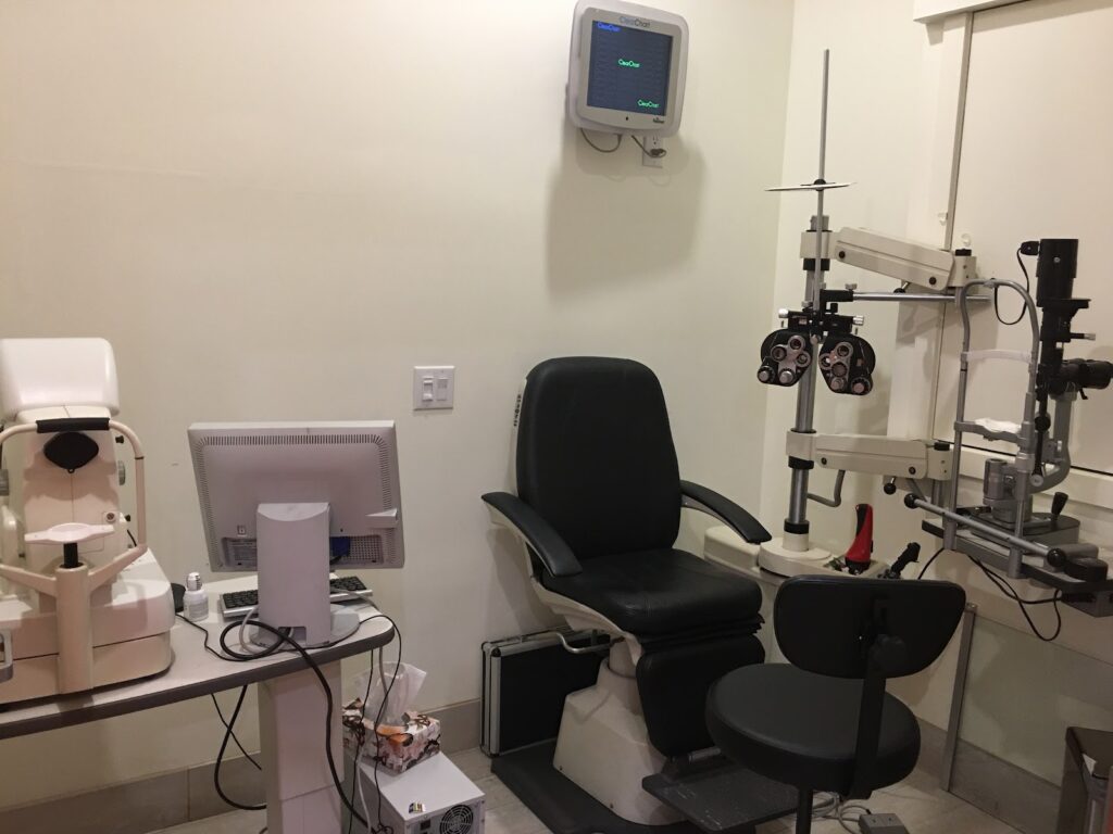 Dezine Optical Outlet - photo by murad via Google
