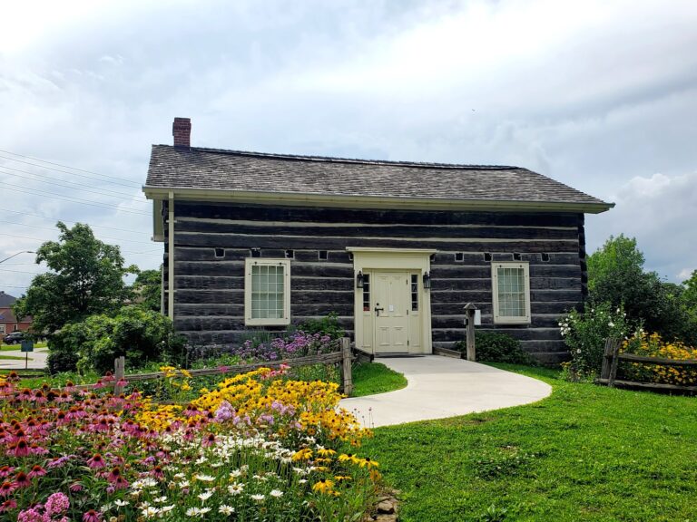 Leslie Log House - photo by Thuong Duong via Google