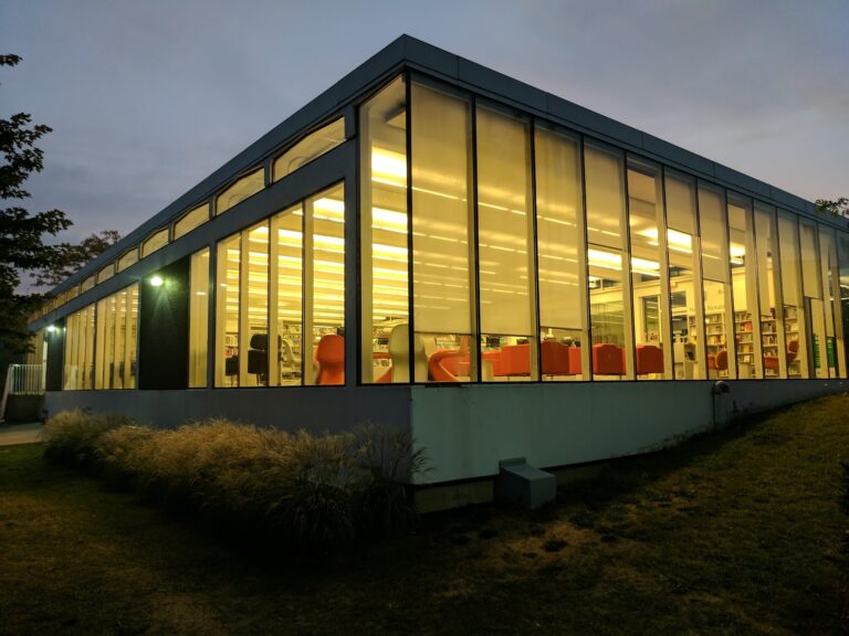 Port Credit Library - photo by Android Dave via Google