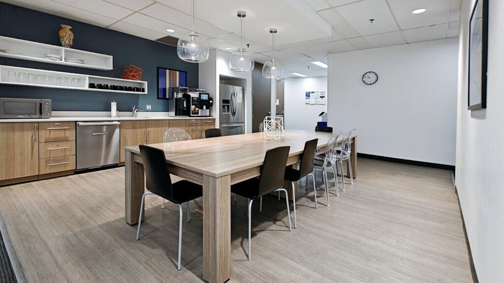Regus - Robert Speck Parkway (4) - photo by Regus Robert Speck 4 via Google